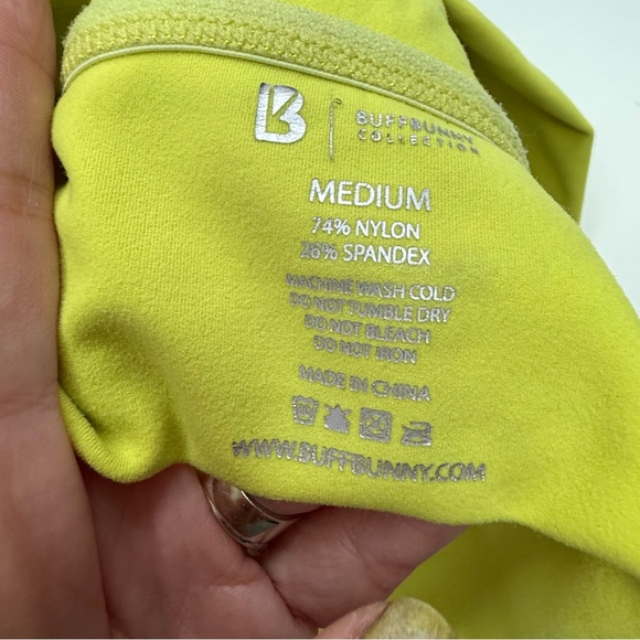 BuffBunny collection Rosa sports bra size medium - Picture 3 of 3